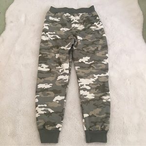 Camo Faux fur lined Joggers size XL